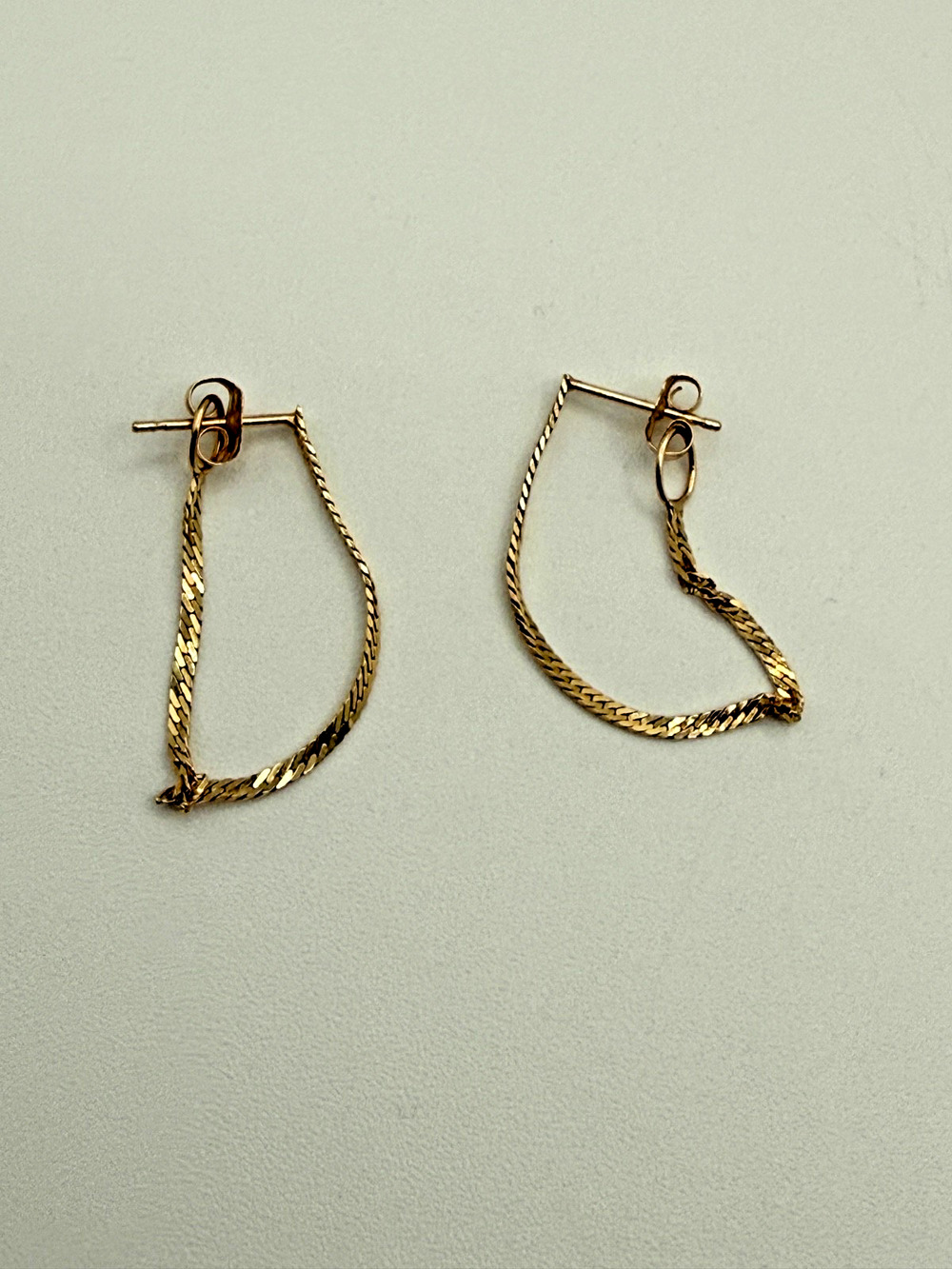 Vintage AV 14K Yellow Gold Snake Chain Dangle Drop Earrings Pierced Signed